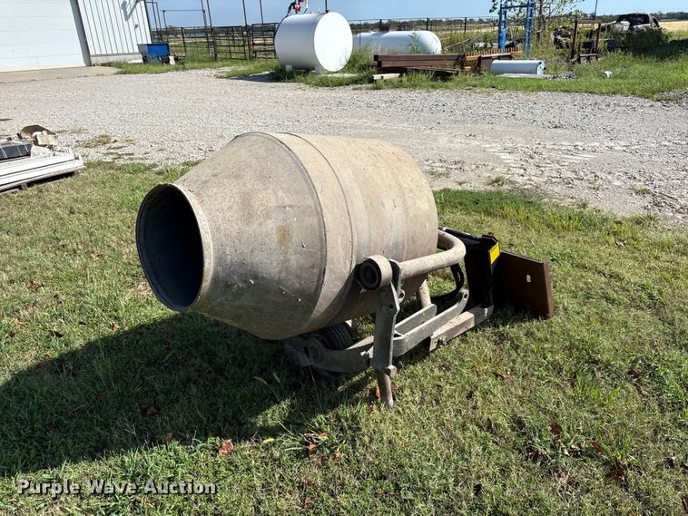 image for item EV6205 Skid steer cement mixer