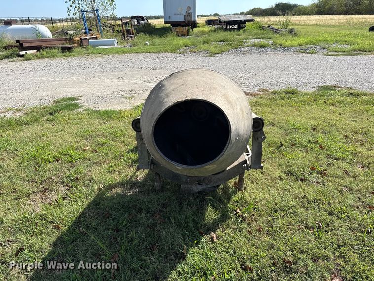 image for item EV6205 Skid steer cement mixer