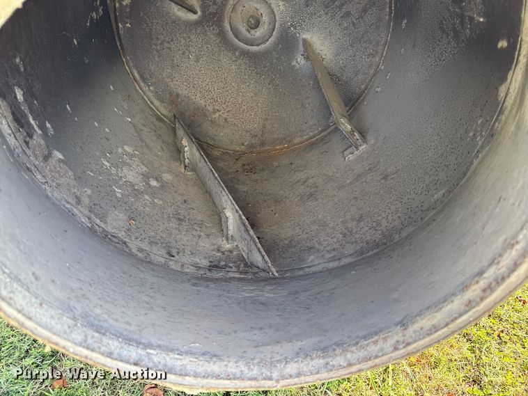 image for item EV6205 Skid steer cement mixer