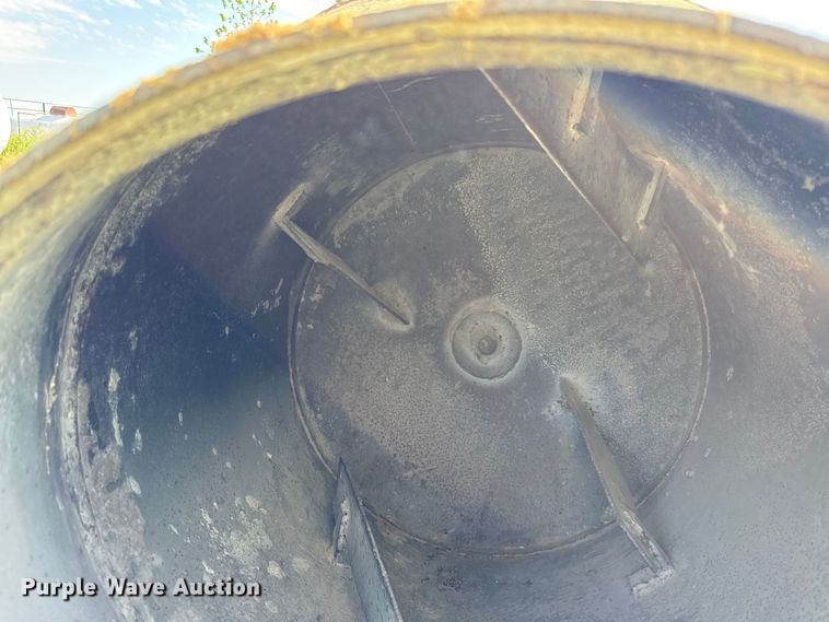 image for item EV6205 Skid steer cement mixer