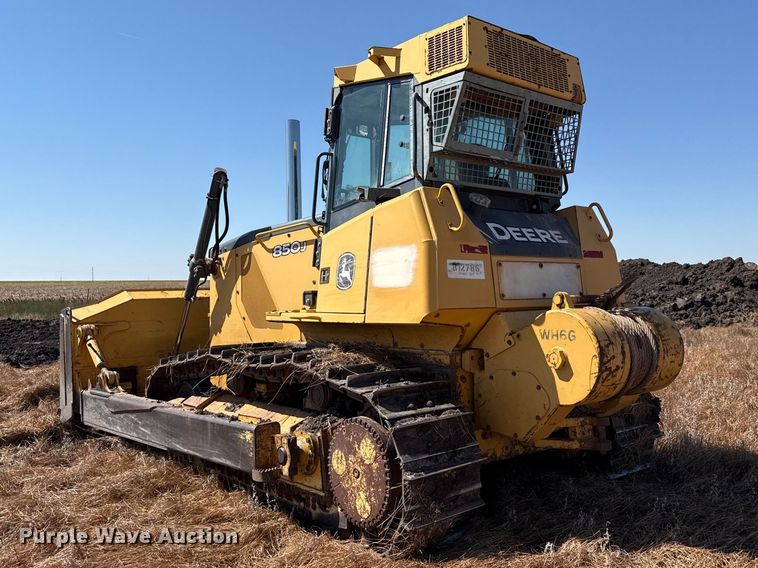 image for item EW4262 2005 John Deere 850J dozer