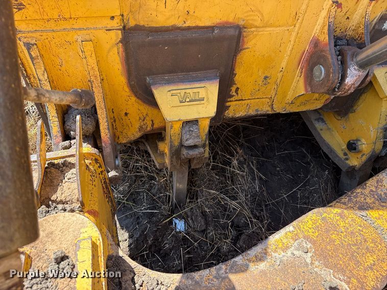 image for item EW4262 2005 John Deere 850J dozer