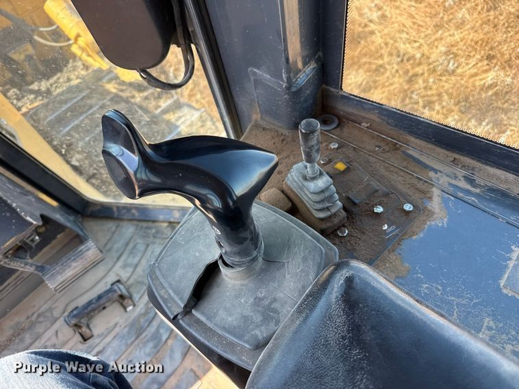 image for item EW4262 2005 John Deere 850J dozer