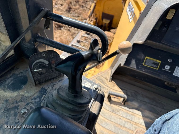image for item EW4262 2005 John Deere 850J dozer