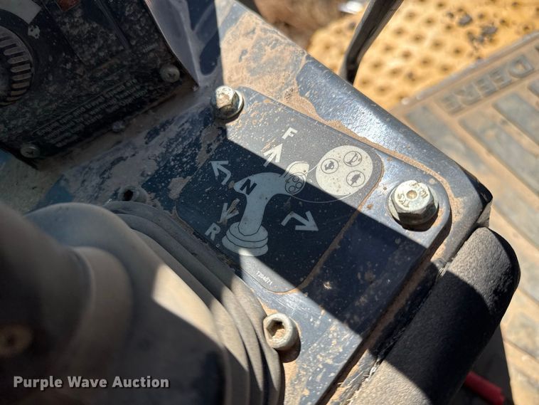 image for item EW4262 2005 John Deere 850J dozer