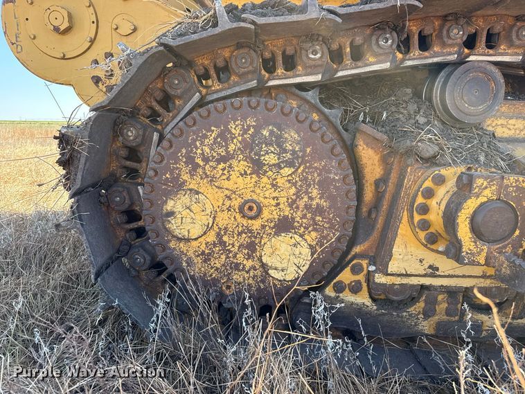 image for item EW4262 2005 John Deere 850J dozer