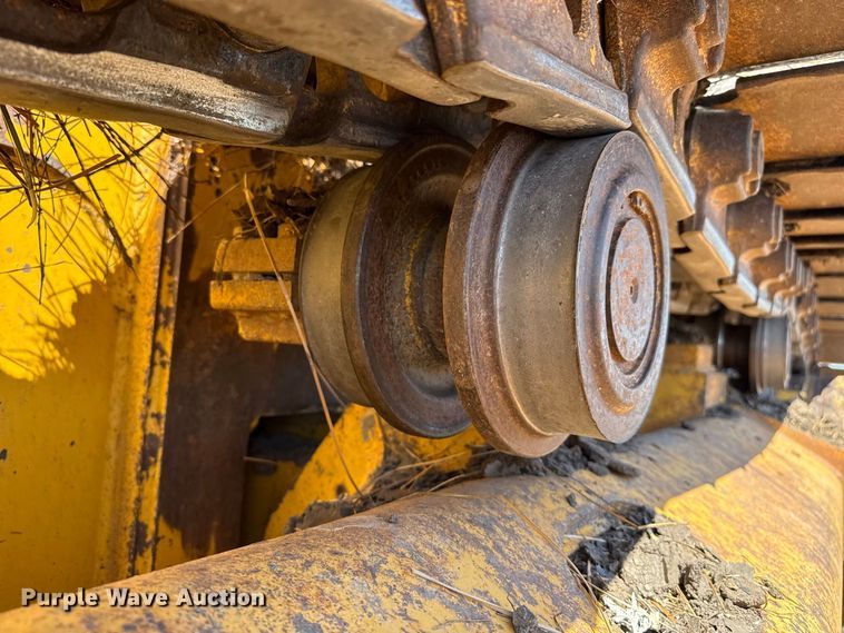 image for item EW4262 2005 John Deere 850J dozer