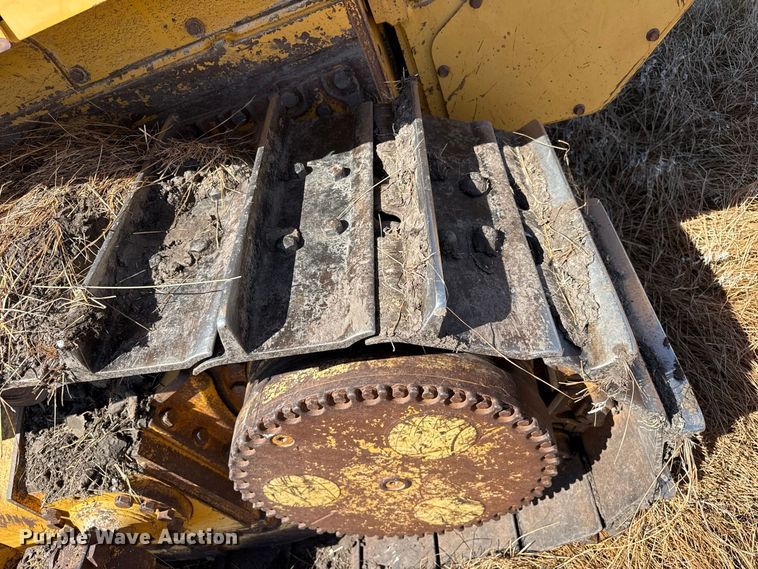 image for item EW4262 2005 John Deere 850J dozer