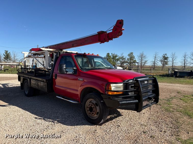 image for item EW4277 1999 Ford F550 well service truck