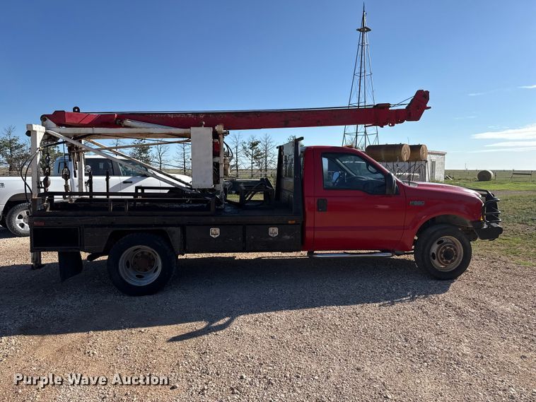 image for item EW4277 1999 Ford F550 well service truck