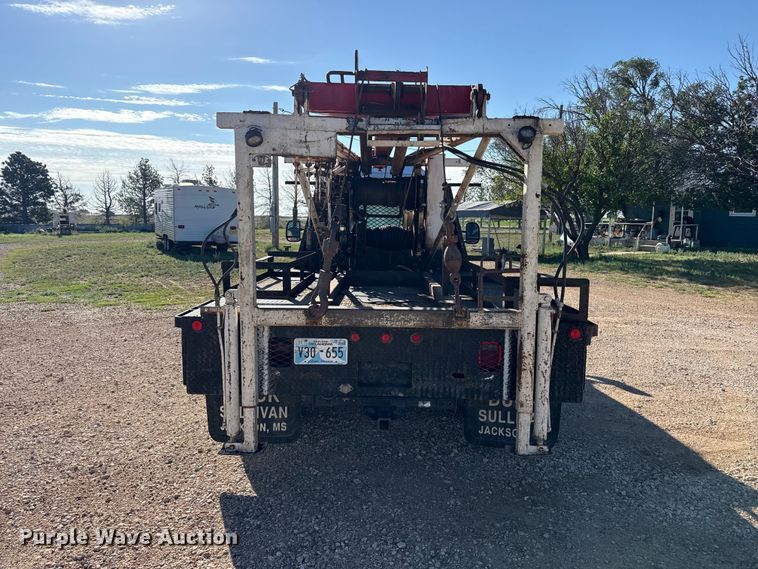 image for item EW4277 1999 Ford F550 well service truck