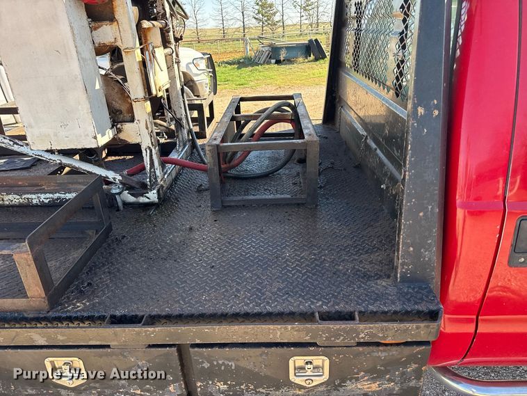 image for item EW4277 1999 Ford F550 well service truck