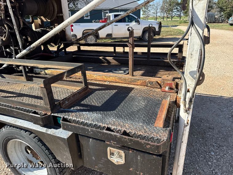 image for item EW4277 1999 Ford F550 well service truck