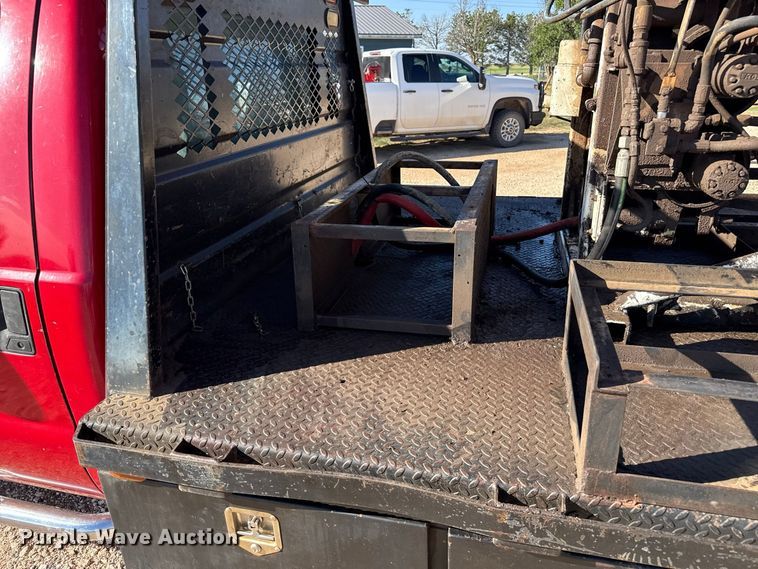 image for item EW4277 1999 Ford F550 well service truck