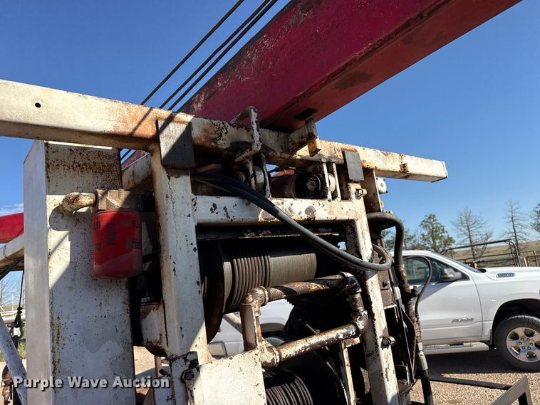 image for item EW4277 1999 Ford F550 well service truck