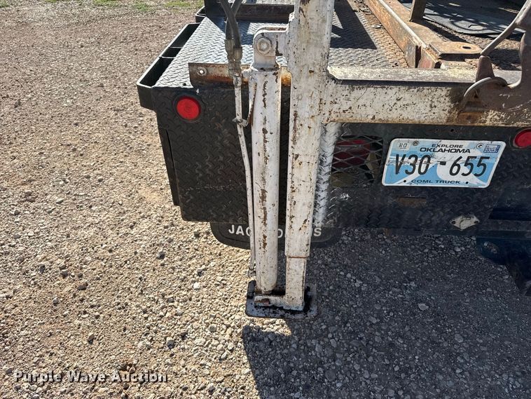 image for item EW4277 1999 Ford F550 well service truck