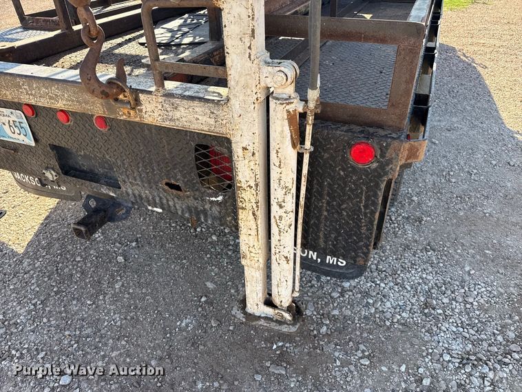 image for item EW4277 1999 Ford F550 well service truck