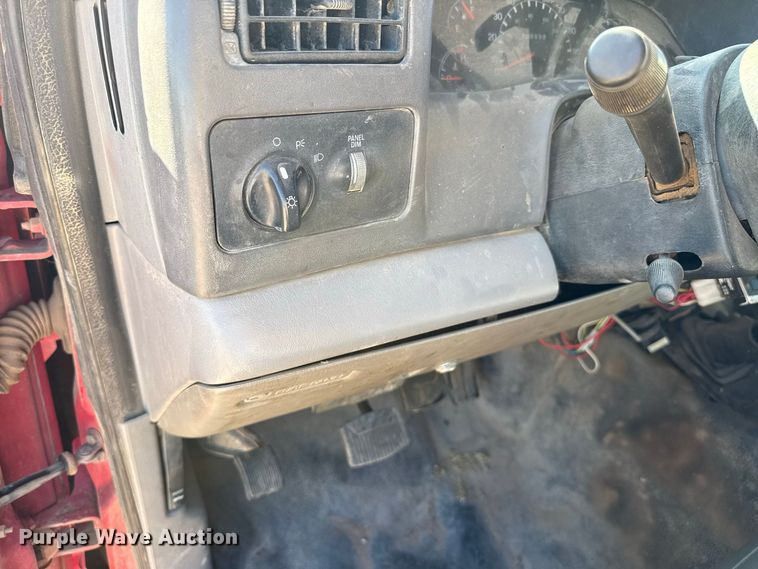 image for item EW4277 1999 Ford F550 well service truck