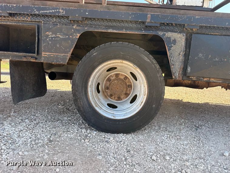 image for item EW4277 1999 Ford F550 well service truck