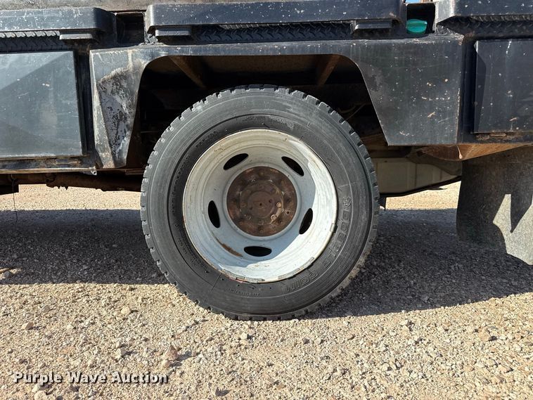 image for item EW4277 1999 Ford F550 well service truck