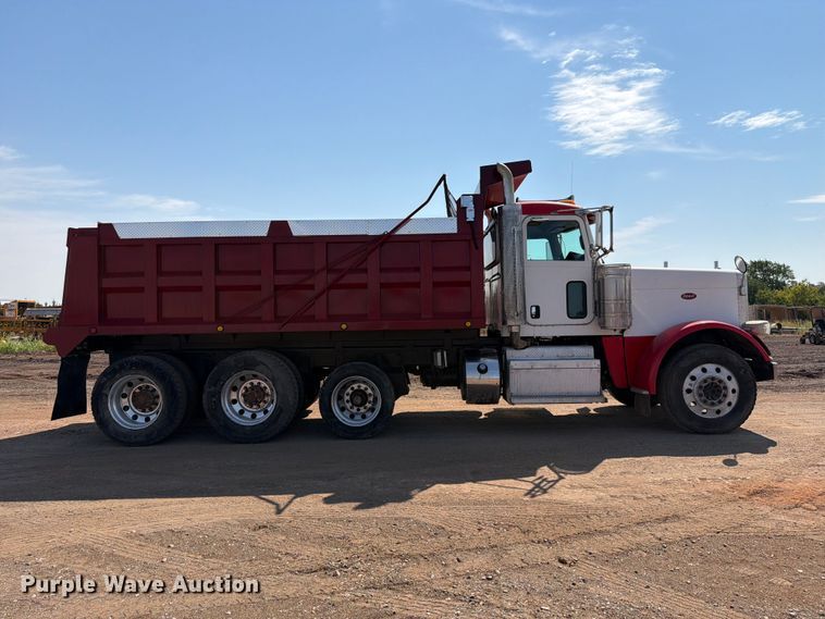 image for item EW8749 2011 Peterbilt 388 dump truck
