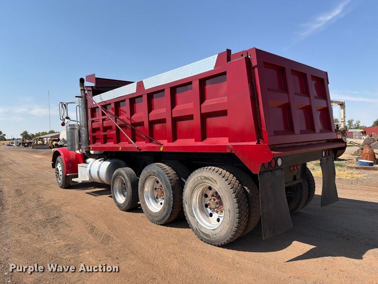 image for item EW8749 2011 Peterbilt 388 dump truck