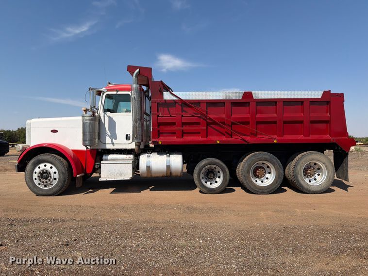 image for item EW8749 2011 Peterbilt 388 dump truck