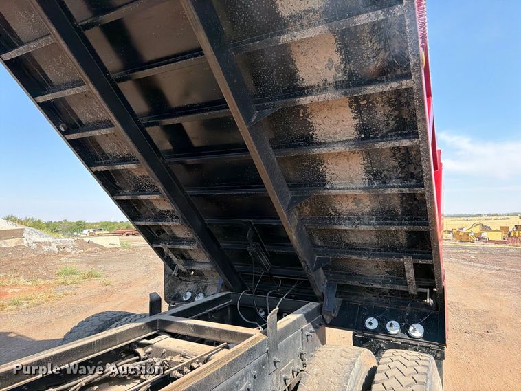 image for item EW8749 2011 Peterbilt 388 dump truck