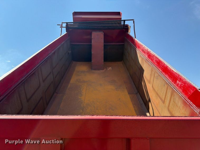 image for item EW8749 2011 Peterbilt 388 dump truck