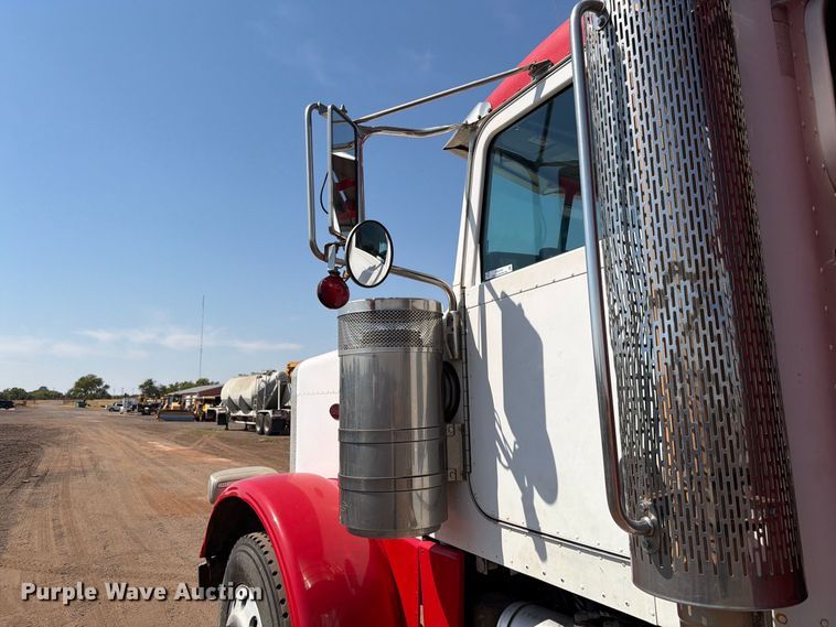 image for item EW8749 2011 Peterbilt 388 dump truck