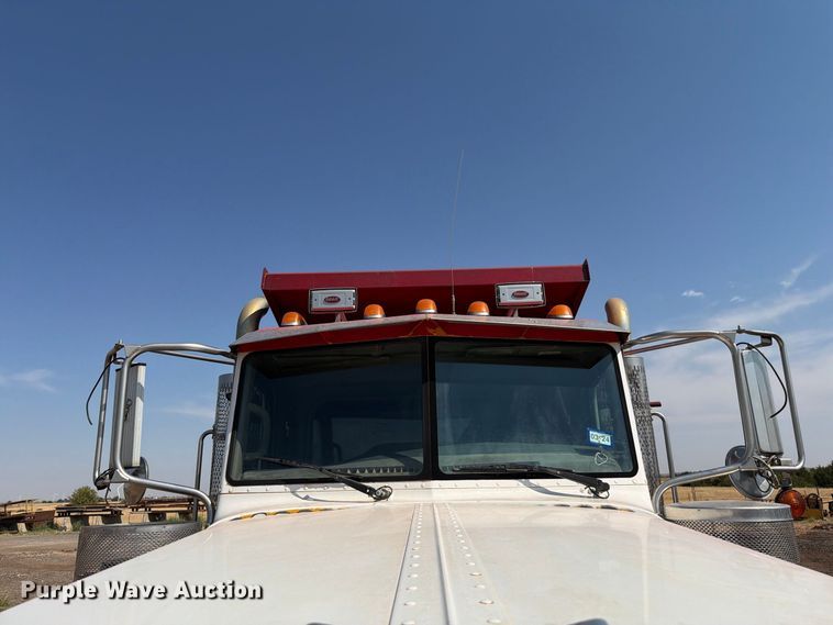 image for item EW8749 2011 Peterbilt 388 dump truck
