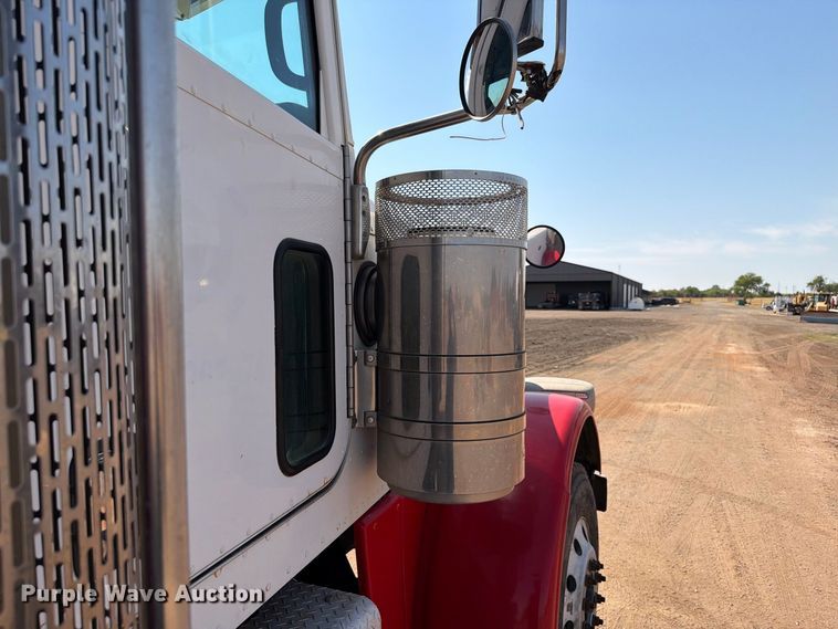 image for item EW8749 2011 Peterbilt 388 dump truck