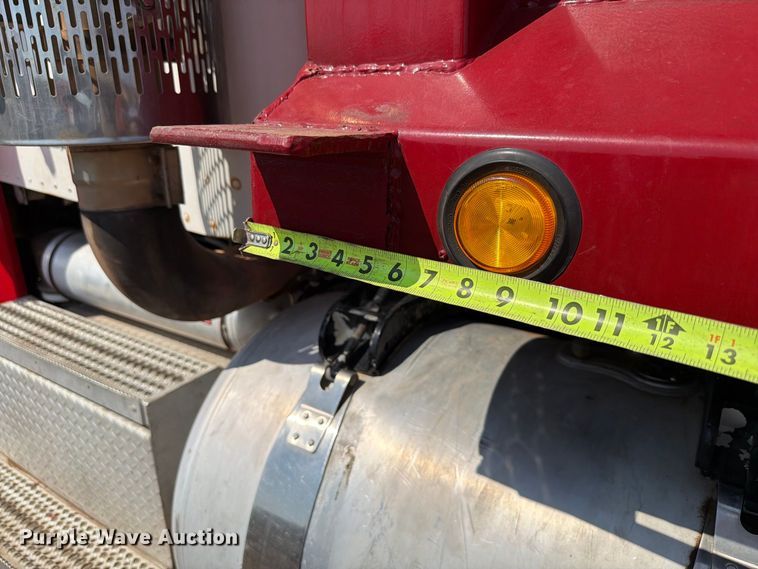 image for item EW8749 2011 Peterbilt 388 dump truck