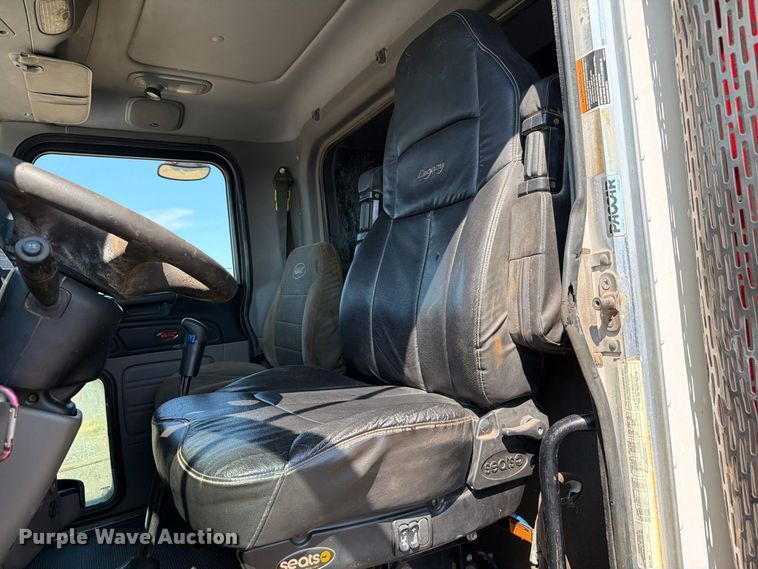 image for item EW8749 2011 Peterbilt 388 dump truck
