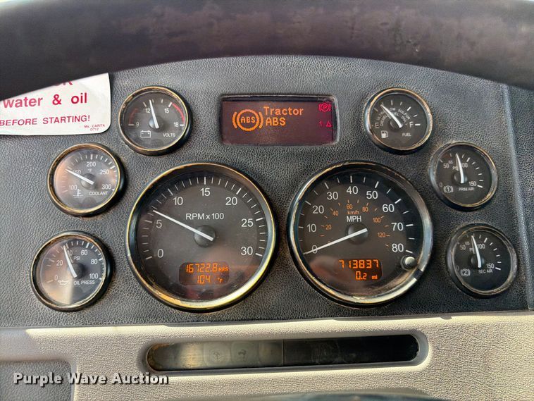 image for item EW8749 2011 Peterbilt 388 dump truck