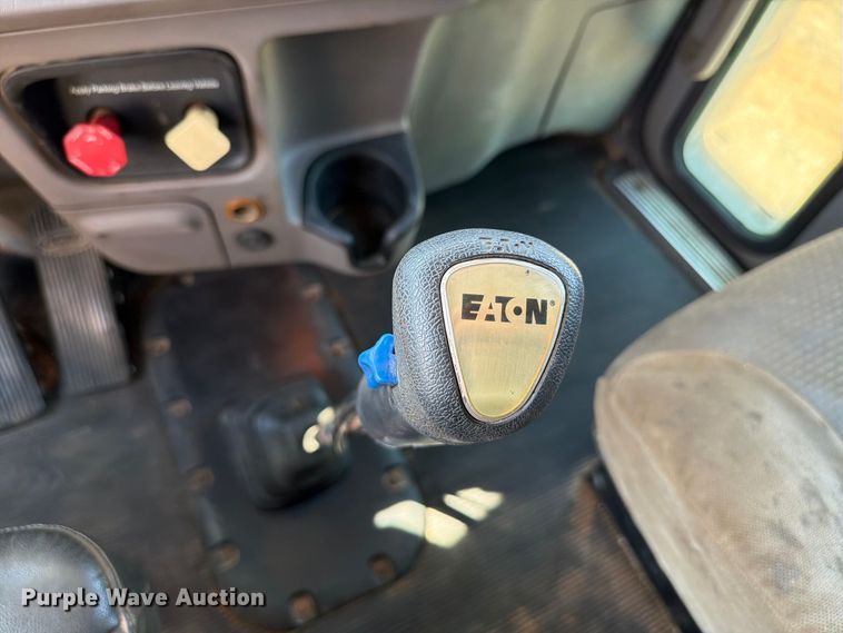 image for item EW8749 2011 Peterbilt 388 dump truck