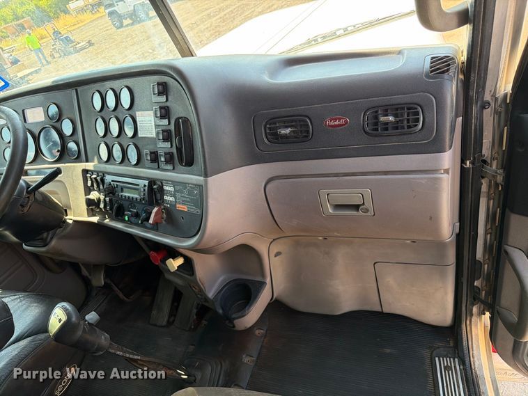 image for item EW8749 2011 Peterbilt 388 dump truck