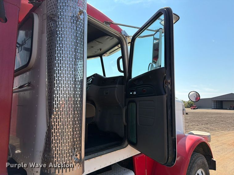 image for item EW8749 2011 Peterbilt 388 dump truck