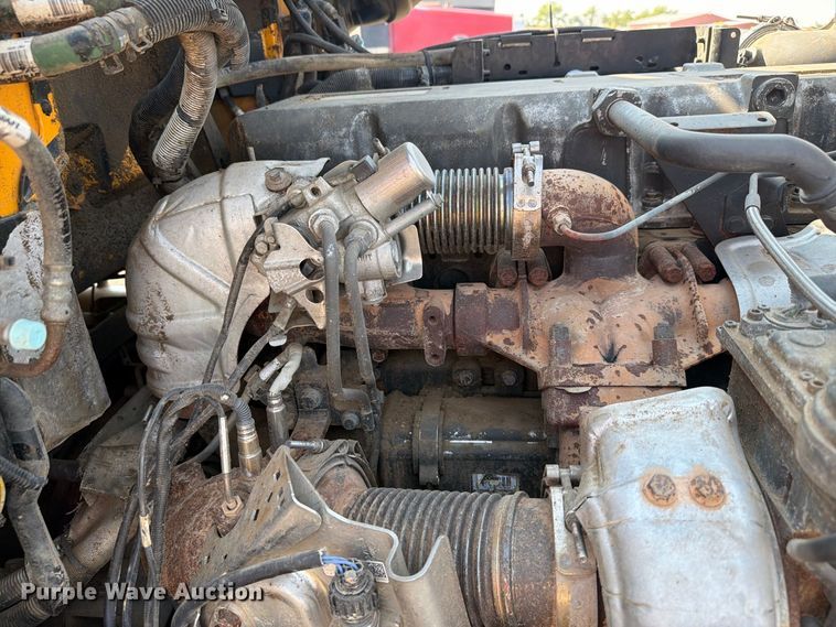 image for item EW8749 2011 Peterbilt 388 dump truck