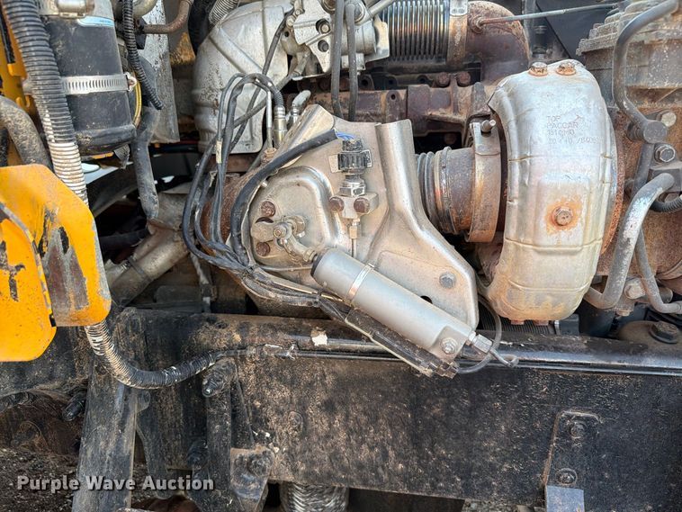 image for item EW8749 2011 Peterbilt 388 dump truck