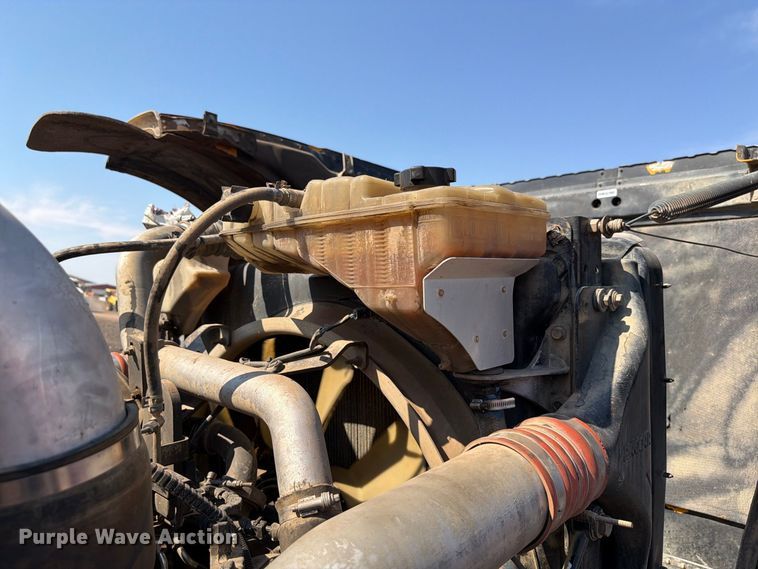 image for item EW8749 2011 Peterbilt 388 dump truck