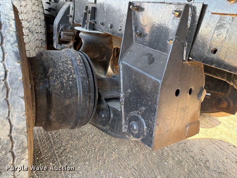 image for item EW8749 2011 Peterbilt 388 dump truck