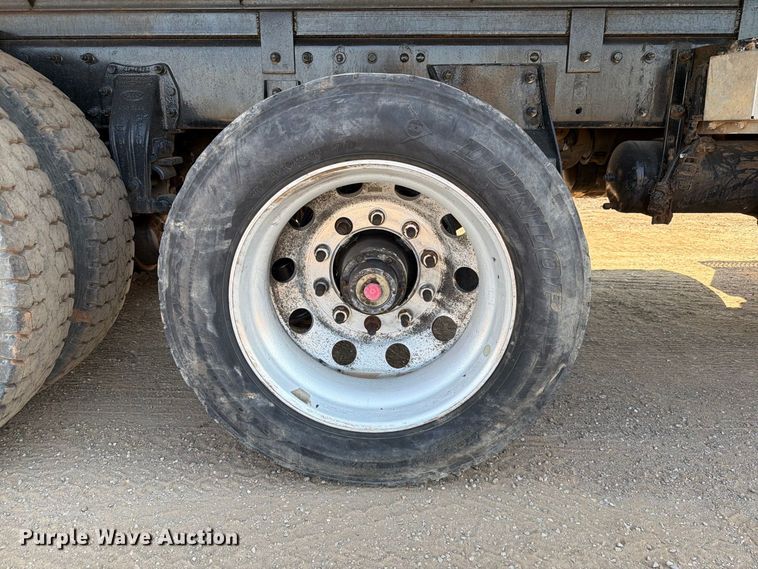 image for item EW8749 2011 Peterbilt 388 dump truck