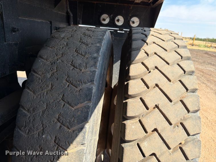 image for item EW8749 2011 Peterbilt 388 dump truck