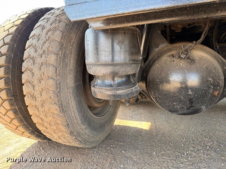 image for item EW8749 2011 Peterbilt 388 dump truck