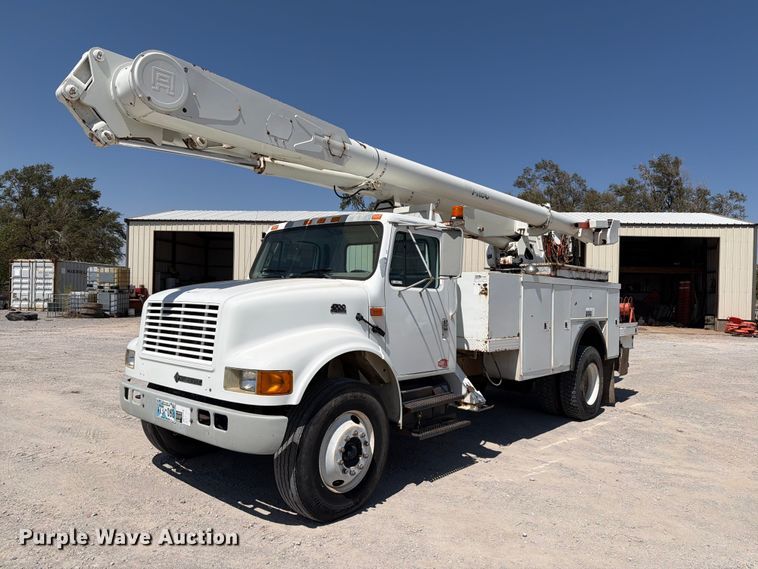 2001 International 4700 bucket truck