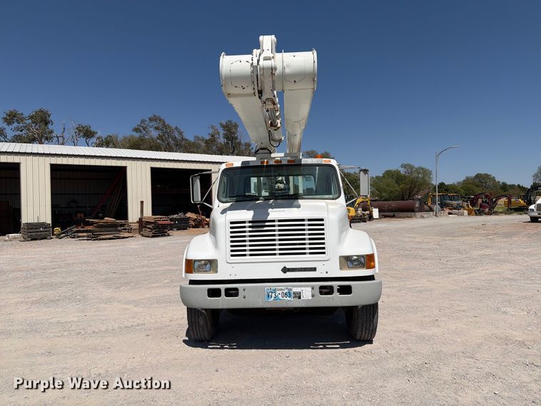 image for item EW8810 2001 International 4700 bucket truck
