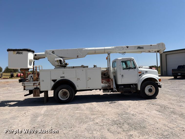 image for item EW8810 2001 International 4700 bucket truck