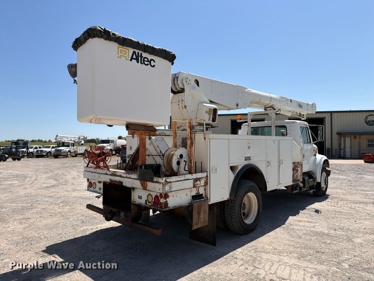 image for item EW8810 2001 International 4700 bucket truck
