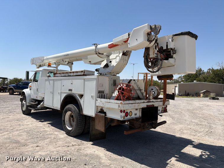 image for item EW8810 2001 International 4700 bucket truck